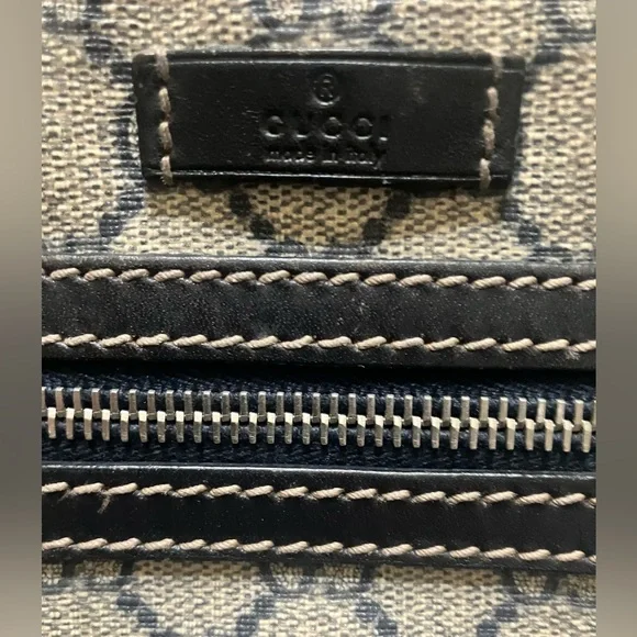 Authentic Gucci Supreme Dark Navy Crossbody bag - Picture 3 of 15